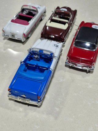 Lote Coches Clásicos escala 1:24
