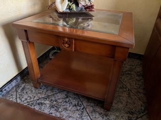 Mesa de centro de madera y cristal