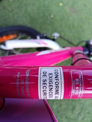 Bicicleta niña y patinete rosa
