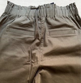 Pantalón Reserved verde oliva