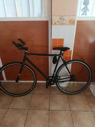 Bicicleta urbana negra