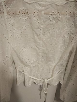 Camisa blanca bordada