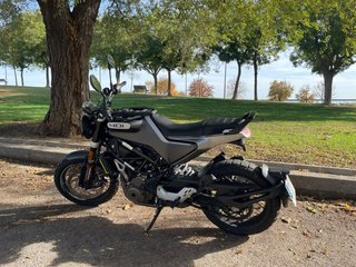 Husqvarna Svartpilen 401 - 2021