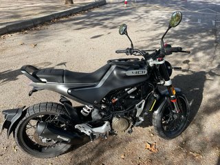 Husqvarna Svartpilen 401 - 2021