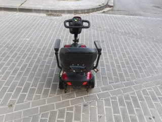 Moto eléctrica tipo scooter