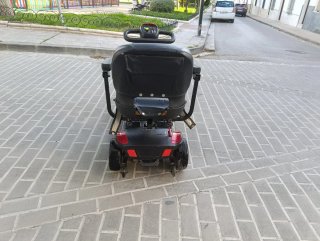 Moto eléctrica tipo scooter