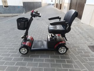 Moto eléctrica tipo scooter