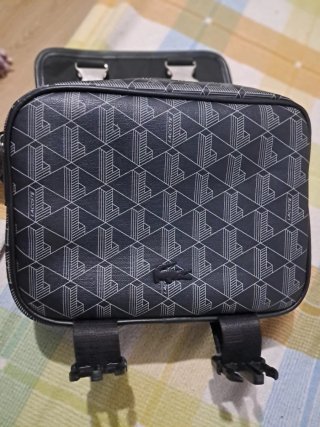 Bolsa Lacoste Preta e Multicolor