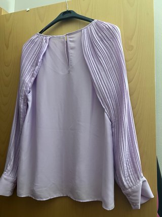 Blusa Zara lila mangas plisadas talla M