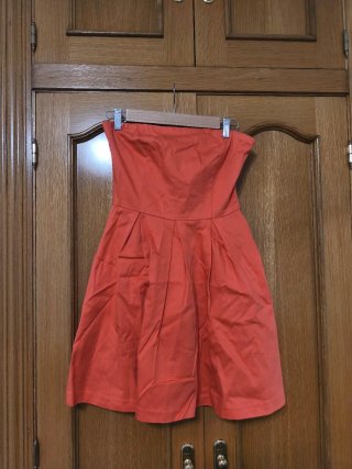 Vestido naranja sin tirantes