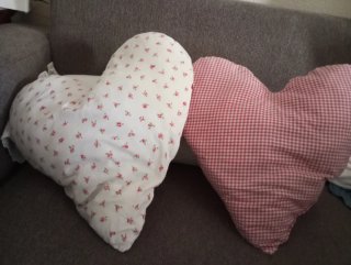 2 Cojines Corazón Decorativos