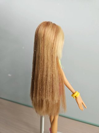 Muñeca Winx Flora City Girl