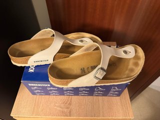 Sandalias Birkenstock Gizeh Blancas Talla 42