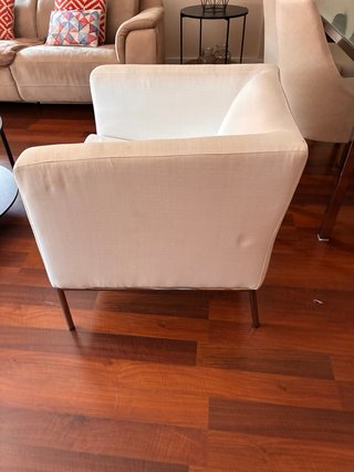 Sillón moderno blanco líneas rectas