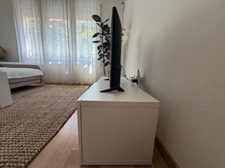 Mueble TV blanco con almacenaje