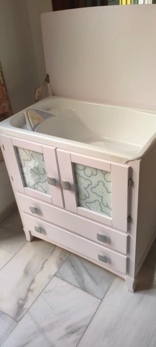 Mueble cambiador bebé con bañera