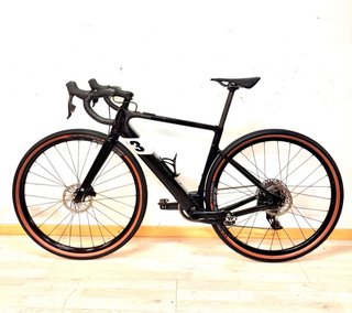 Bicicleta Eléctrica Gravel 3T carbono solo 500km