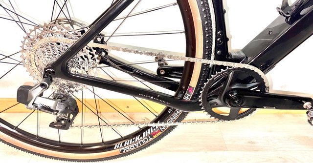 Bicicleta Eléctrica Gravel 3T carbono solo 500km