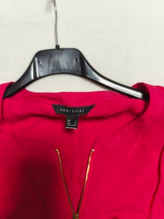 Camisa fucsia con cremallera
