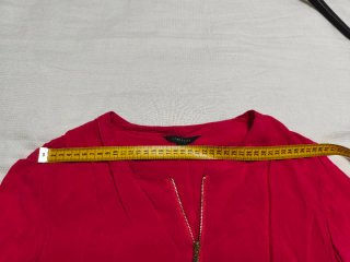 Camisa fucsia con cremallera