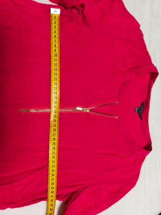 Camisa fucsia con cremallera
