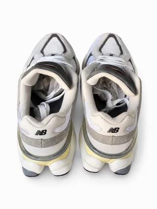 New Balance 9060 Gris y Amarillo