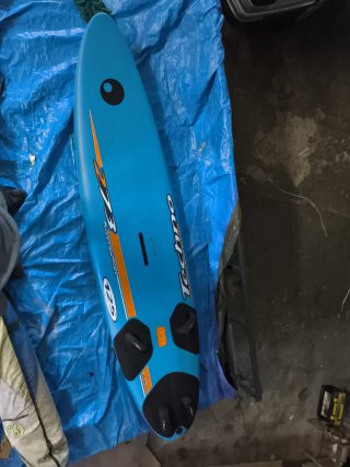 Tabla windsurf con funda
