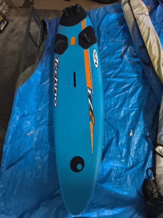 Tabla windsurf con funda
