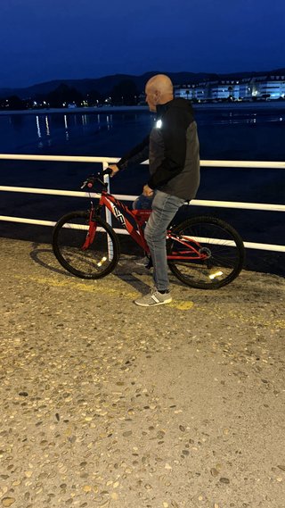 Bicicleta de montaña roja