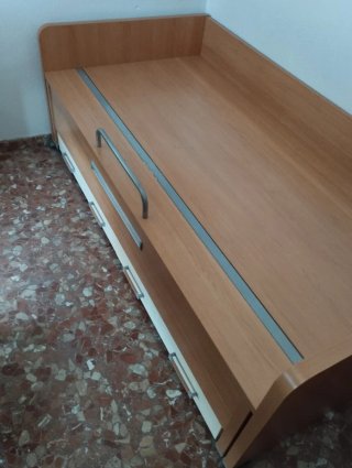 Conjunto 2 camas nido y cajonera.