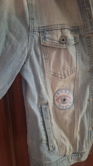 Chaqueta Vaquera. Talla M. Customizada con Parches