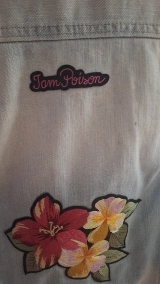 Chaqueta Vaquera. Talla M. Customizada con Parches
