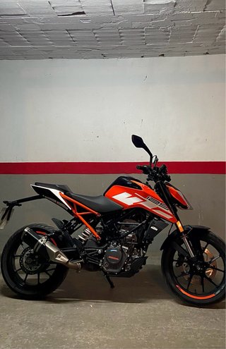 KTM duke 125