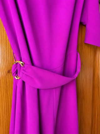 Mono fucsia elegante para eventos
