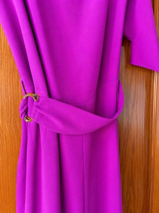 Mono fucsia elegante para eventos