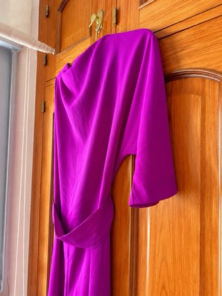 Mono fucsia elegante para eventos