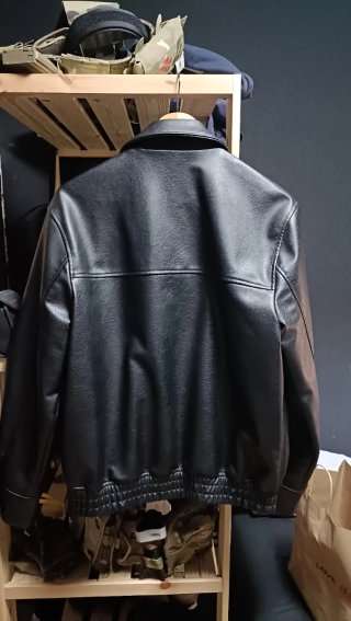 Chaqueta de cuero negra