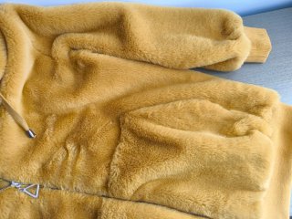 Chaquetón pelo sintético mostaza talla única