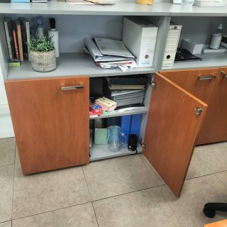 Mueble de oficina bajo