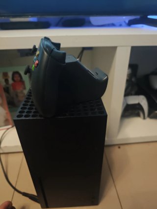 Xbox Series X + Base de Carga + Caja