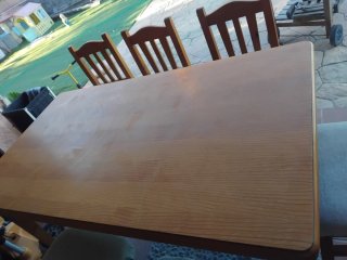 Mesa y 6 Sillas de Madera