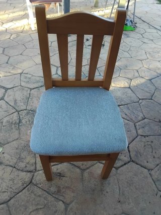 Mesa y 6 Sillas de Madera