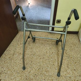 Andador persona mayor