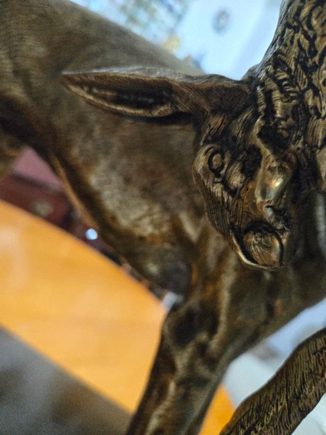 Figura bronce perro con liebre XXL