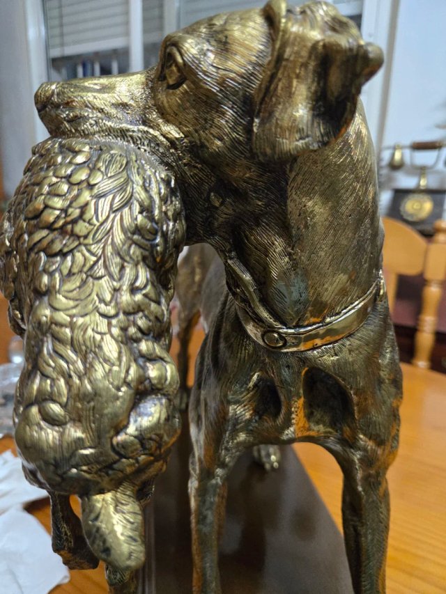 Figura bronce perro con liebre XXL