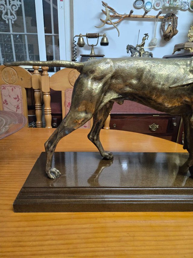 Figura bronce perro con liebre XXL