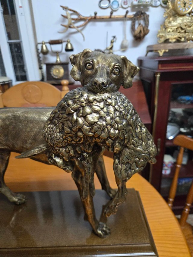 Figura bronce perro con liebre XXL