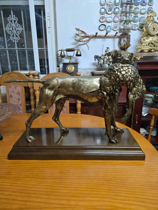 Figura bronce perro con liebre XXL