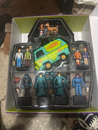Mezco Scooby-Doo Friends & Foes faltan dos piezas