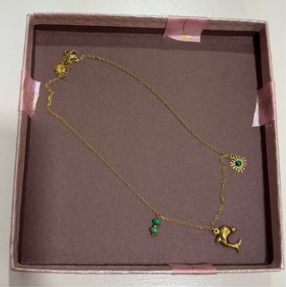 Collar delfín con charms sol y cuentas
